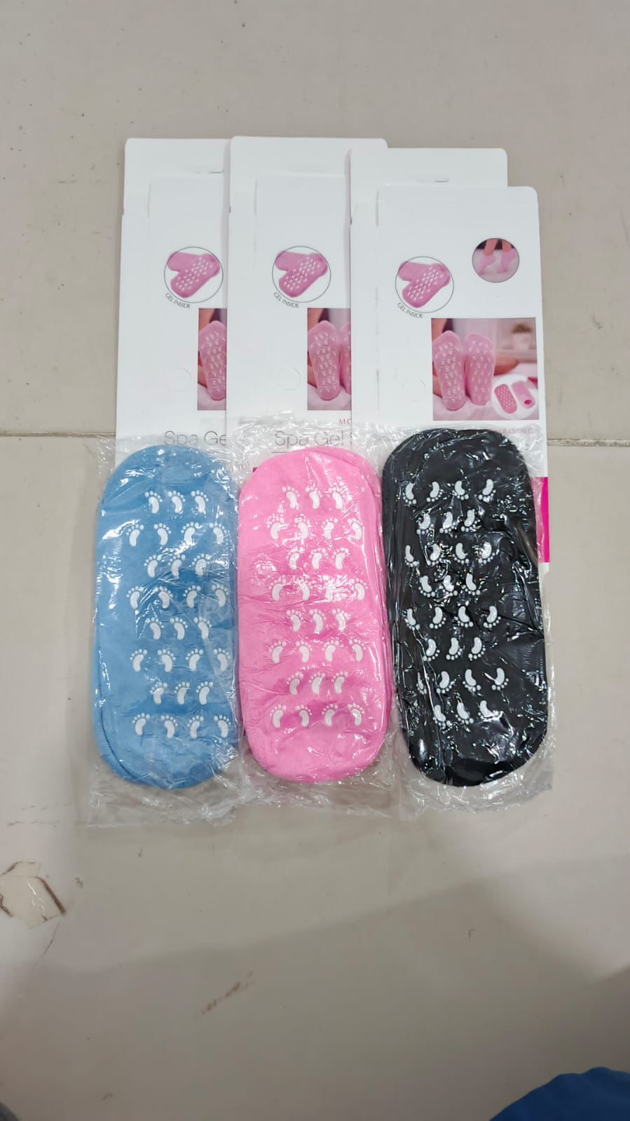 Silicone Gel Moisturizing Ultra-Soft Spa Socks for Repair Dry Cracked Feet and Ankles, Skincare, Spa Moisturizing Gel Socks, Spa Socks for cracked heels, Spa Gel Socks.